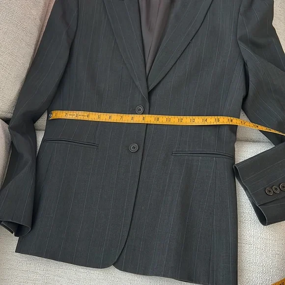 Tahari blue gray pinstriped business jacket size 8 - Picture 10 of 11